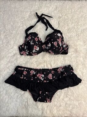 Hot Topic Black and Pink Floral Skull Prints Bikini Set Size Small and Medium